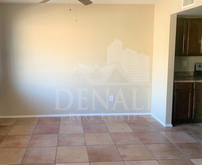 Building Photo - 2804 N 43rd Ave