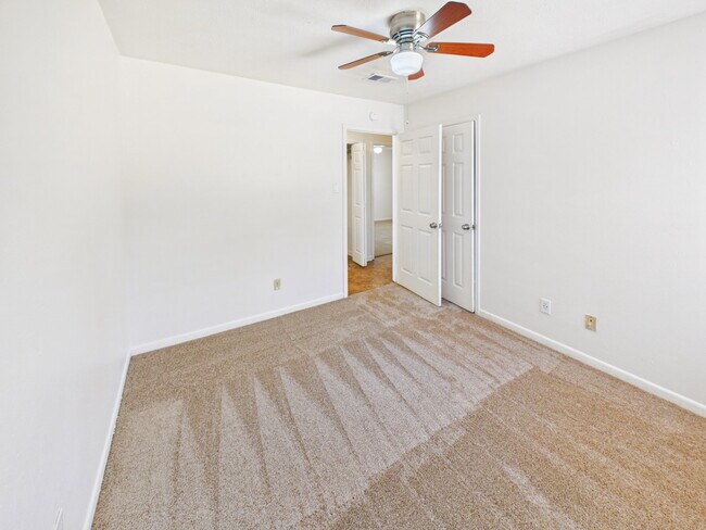 Building Photo - 1013 San Benito Dr