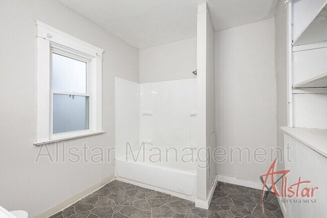 Building Photo - 2045 W 89th St