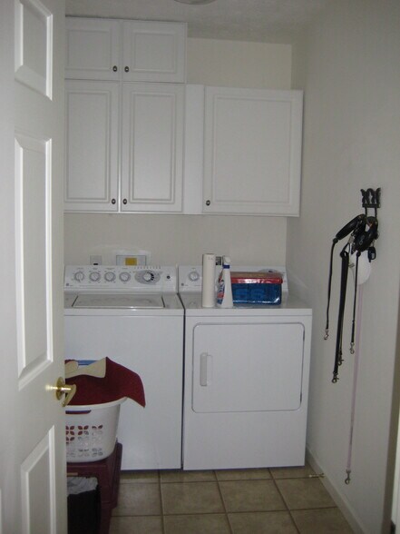 Building Photo - 3829 Taft Ave