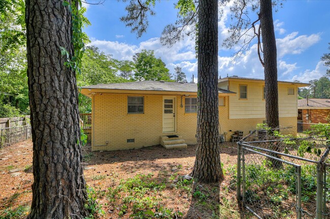 Building Photo - 1114 Terrace Cir