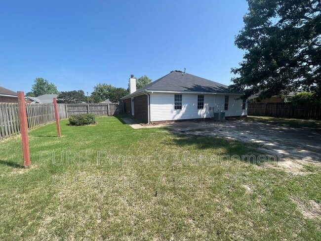 Building Photo - 127 Redford Dr