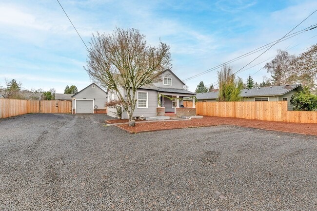 Building Photo - Charming Hillsboro Bungalow with RV Parking & Modern Upgrades!