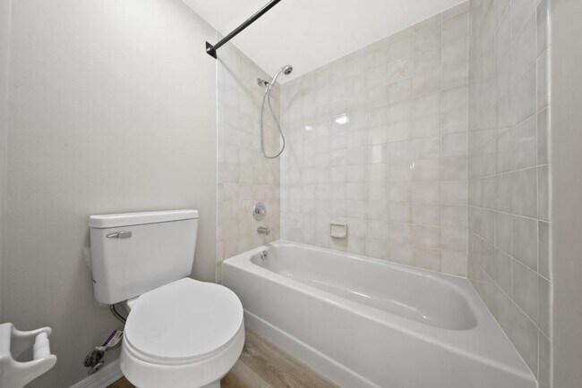 Building Photo - 2920 Pecan Ave