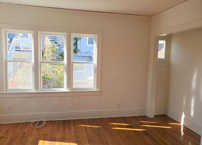 Building Photo - Coming Soon! Charming Studio 1/2 Block Fro...