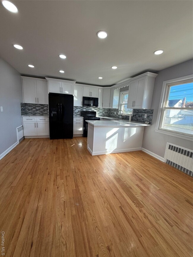 Building Photo - 301 Copiague Pl