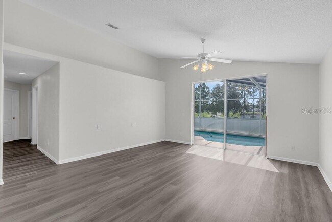 Building Photo - 15746 Autumn Glen Ave