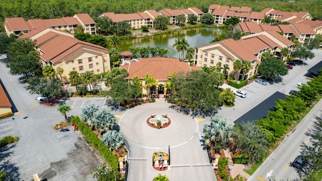 Building Photo - ** FAIRWAY PRESERVE ** 2 BED / 2 BATH CONDO - PET OK! - NORTH NAPLES - ANNUAL RENTAL