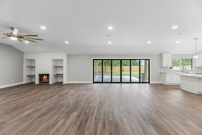 Building Photo - 8219 Wateka Cir