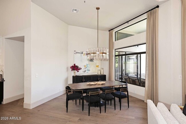 Building Photo - 8334 E Jenan Dr