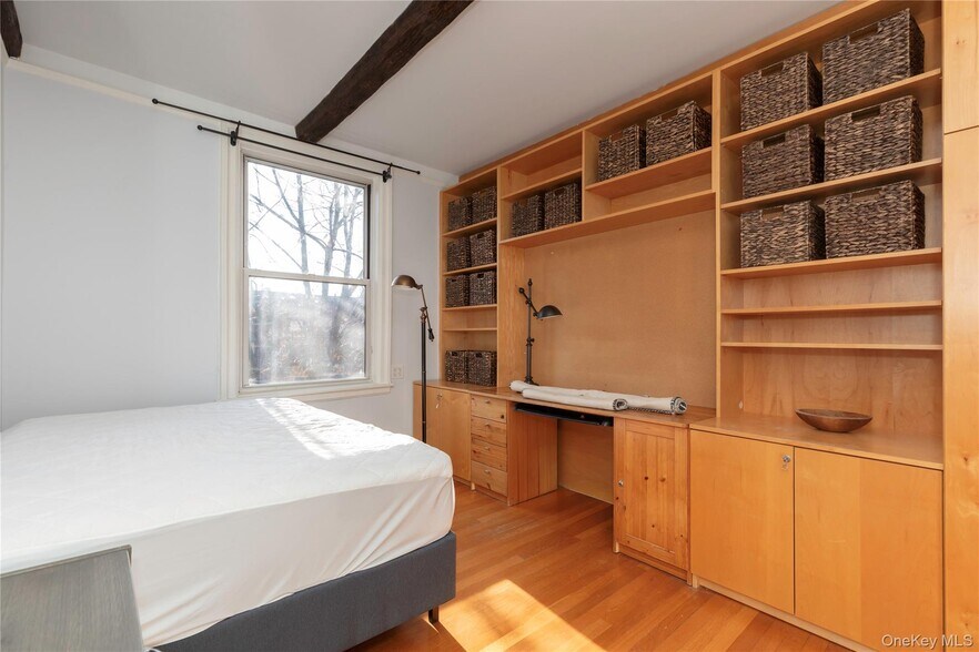 Building Photo - 64 Sagamore Rd