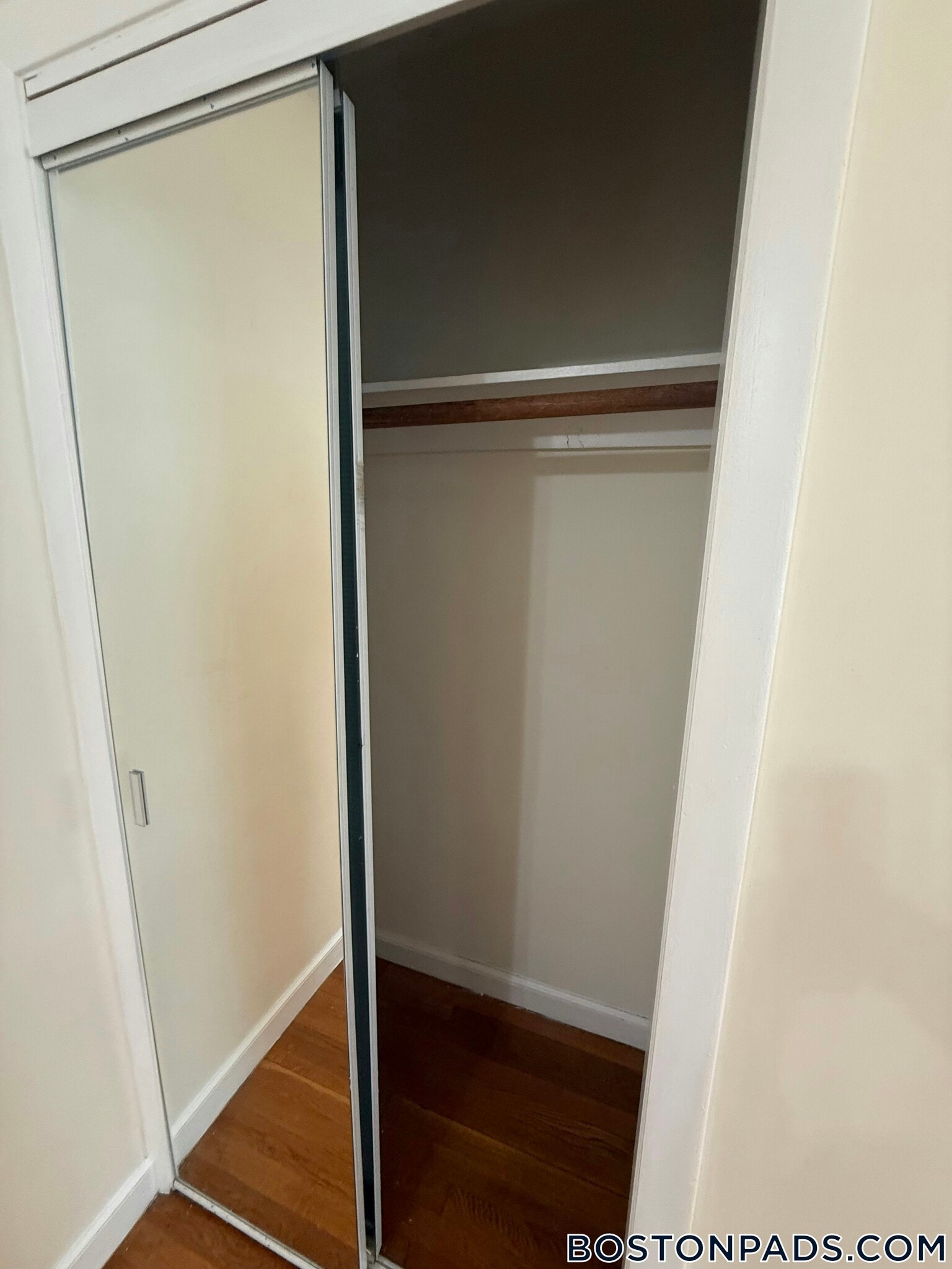 Building Photo - 34 Gardner St