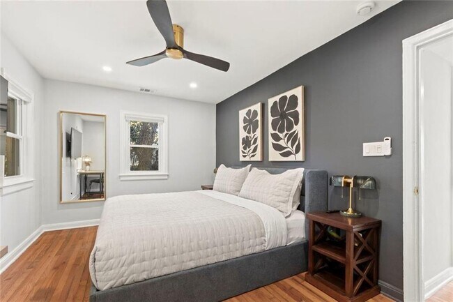 Building Photo - 1333 Victor Rd NE