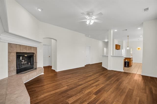 Building Photo - 1610 Mapleleaf Falls Dr