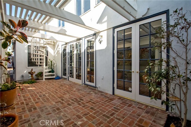 Building Photo - 505 Dahlia Ave