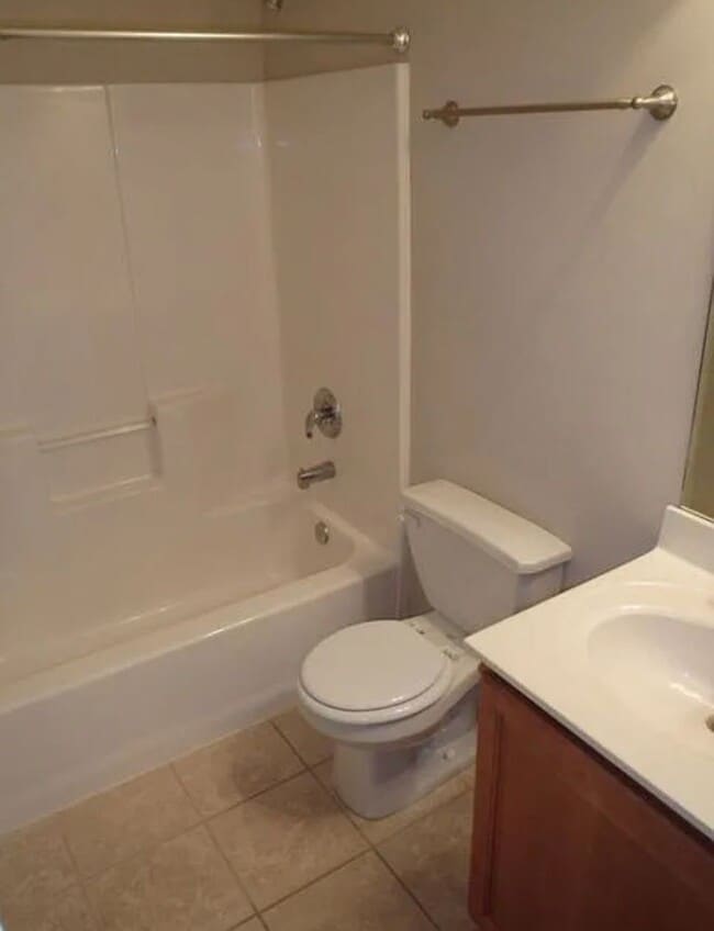 Building Photo - 3 bedroom, 2 bathroom home