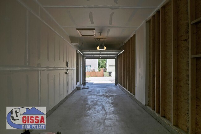 Building Photo - Cute home with engineered hardwood flooring throughout is available now!