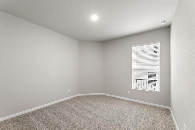Building Photo - 185 Schrader Dr