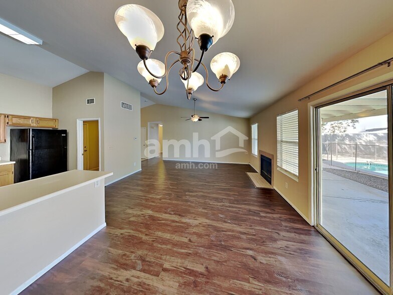 Building Photo - 9915 E Paseo Juan Tabo