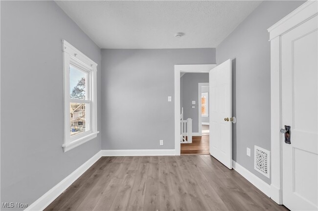 Building Photo - 3138 W 101st St