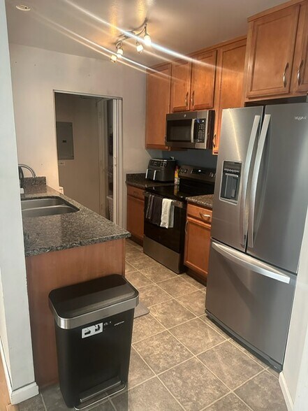 Building Photo - 5261 Bardith Cir