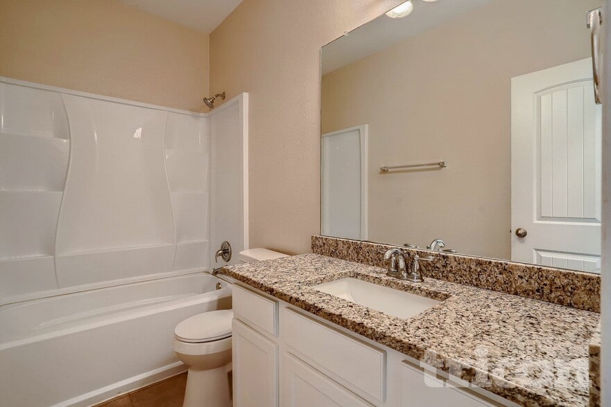 Building Photo - 214 Bob White Dr