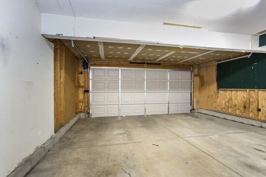 Building Photo - 5774 Oyster Bay Way