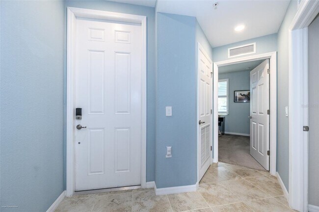 Building Photo - 14061 Heritage Landing Blvd