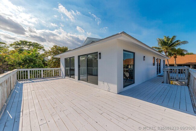 Building Photo - 1712 Sea Horse Pl