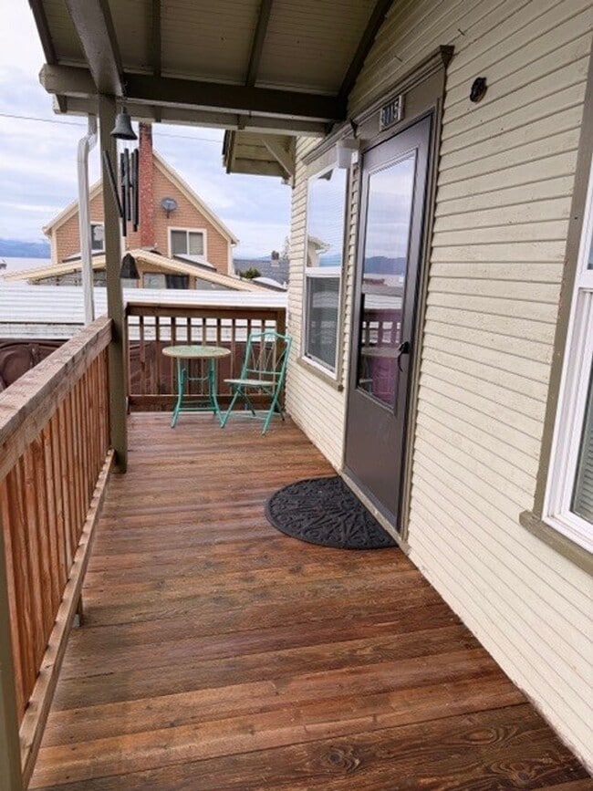 Building Photo - COZY 1 BED 1 BATH HOUSE