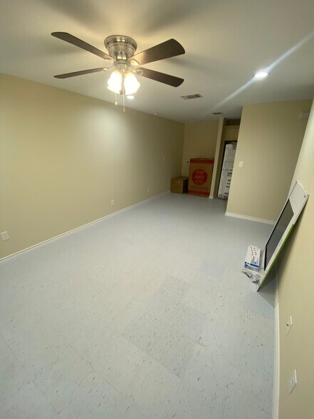 Living area - 188 Duck Pond Rd
