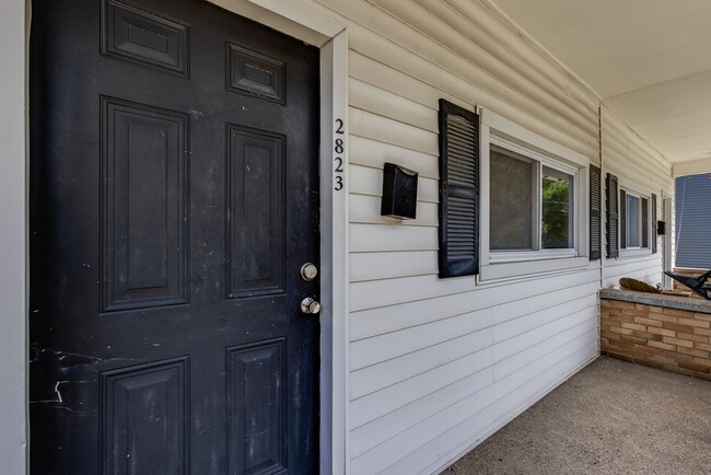 Building Photo - 2823 Cobden St