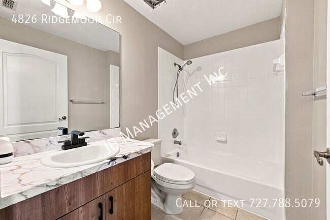 Building Photo - 4826 Ridgemoor Cir