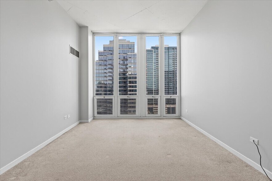 Building Photo - 1600 S Indiana Ave