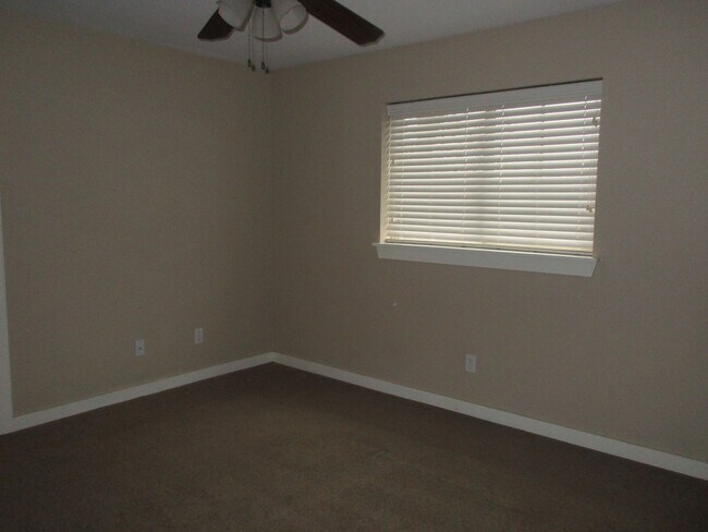 Building Photo - Maumelle Townhome