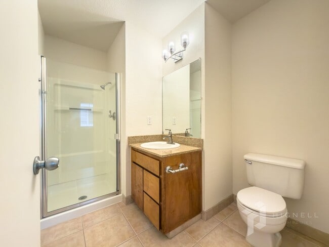 Building Photo - 3 Bedroom Condo, Gated Community in Chico