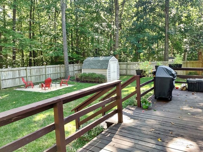 Building Photo - Stunning 3 Bedroom, 2.5 Bath Home in Short...