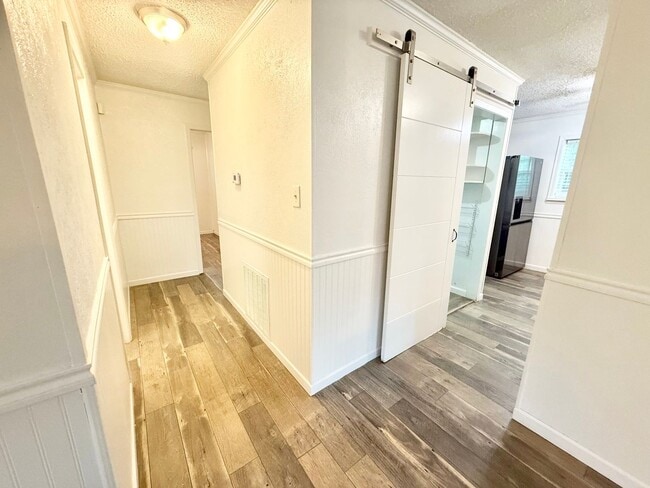 Building Photo - 22675 Lakeway Harbor Dr