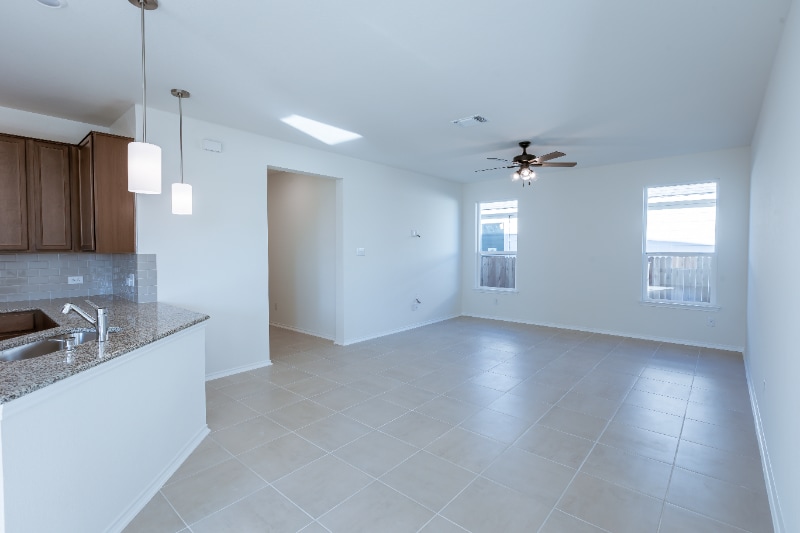 Building Photo - 1400 Carriageway Dr