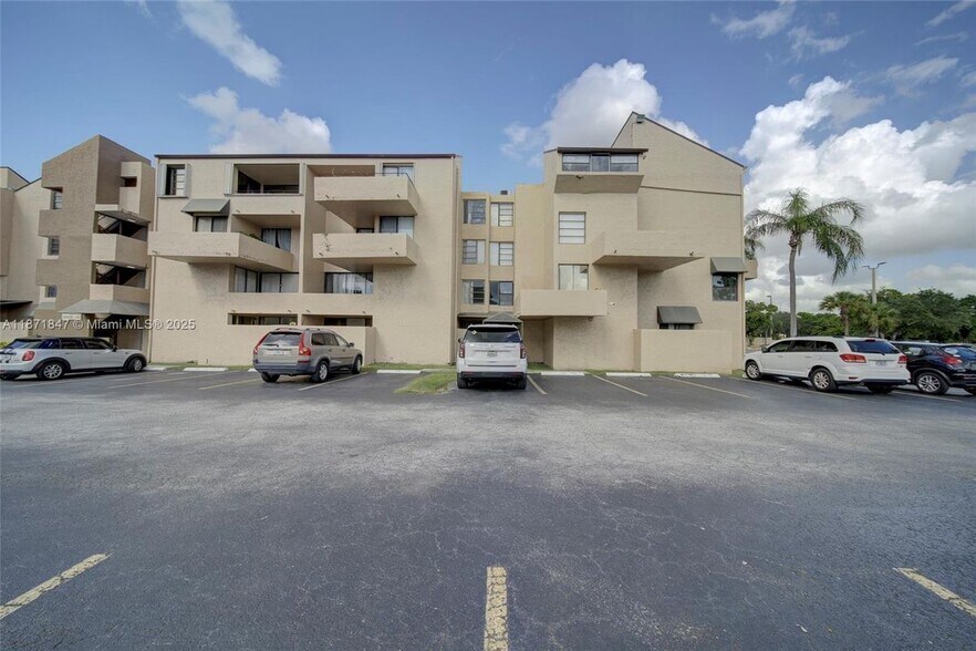 Primary Photo - 10400 SW 108th Ave
