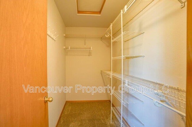 Building Photo - 6416 NE 163rd Ave