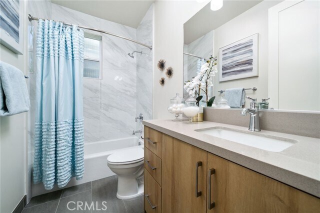 Building Photo - 800 N Amelia Ave