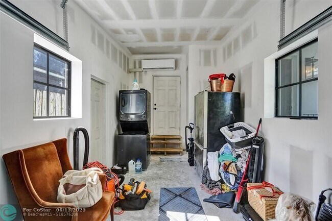 Building Photo - 807 SW 18th St