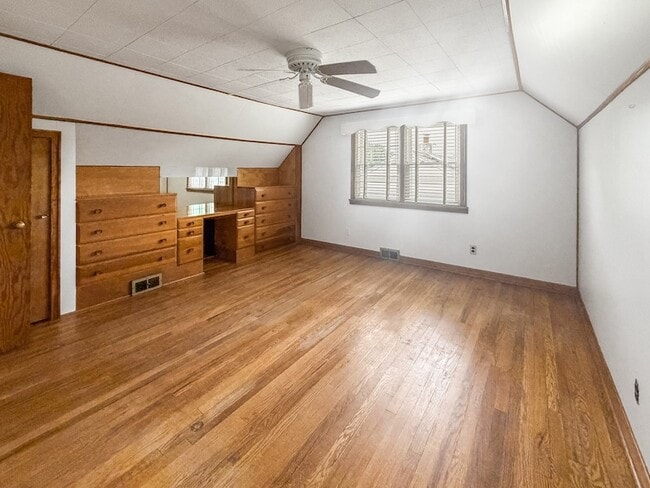 Building Photo - 222 Harding Ave