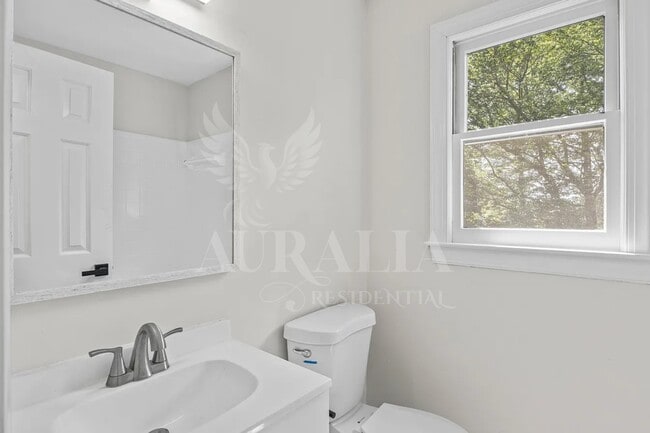 Building Photo - 623 Elmwood Ct