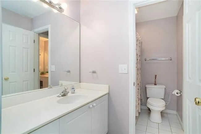 Building Photo - 3915 High Gables E