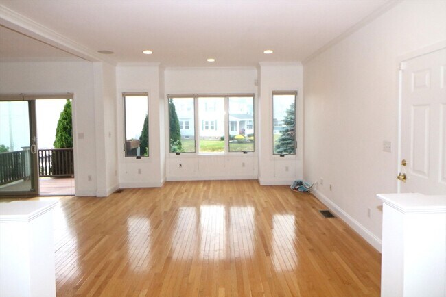 Building Photo - 141 Groves Ave