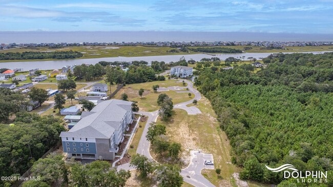 Building Photo - 2272 Dolphin Shores Dr SW