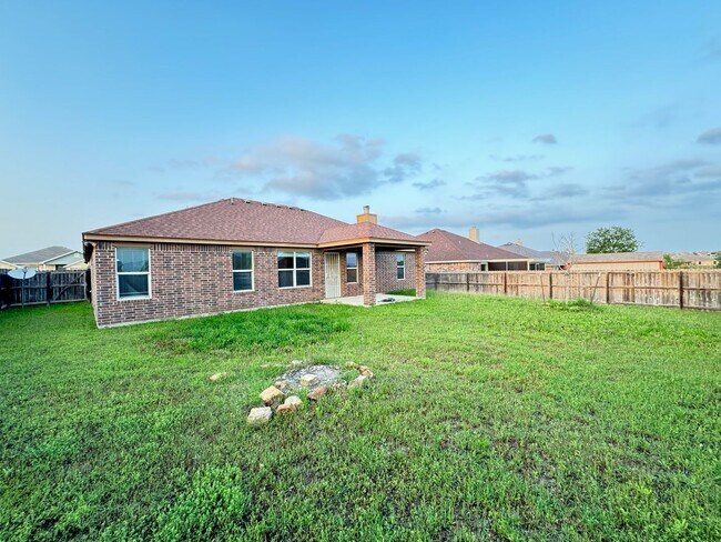 Building Photo - 3100 Rockwall Dr