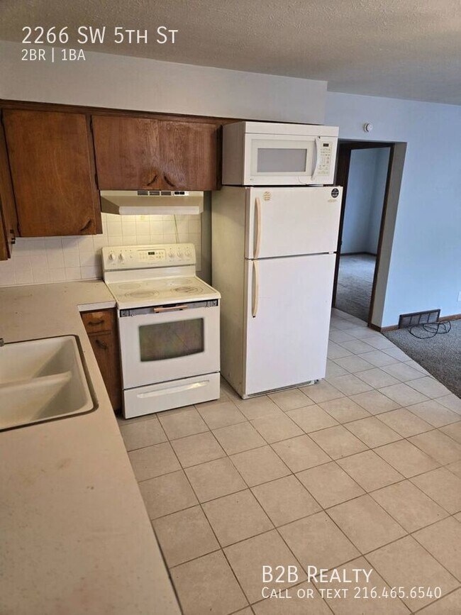 Building Photo - 2266 5th St SW